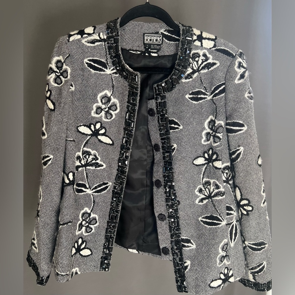 The Collective Works of Berek 2 Black/White Floral Large Jacket